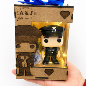 Funko de 10cm + caja de mdf