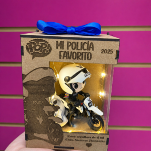 Funko de 10cm + accesorio + caja de mdf